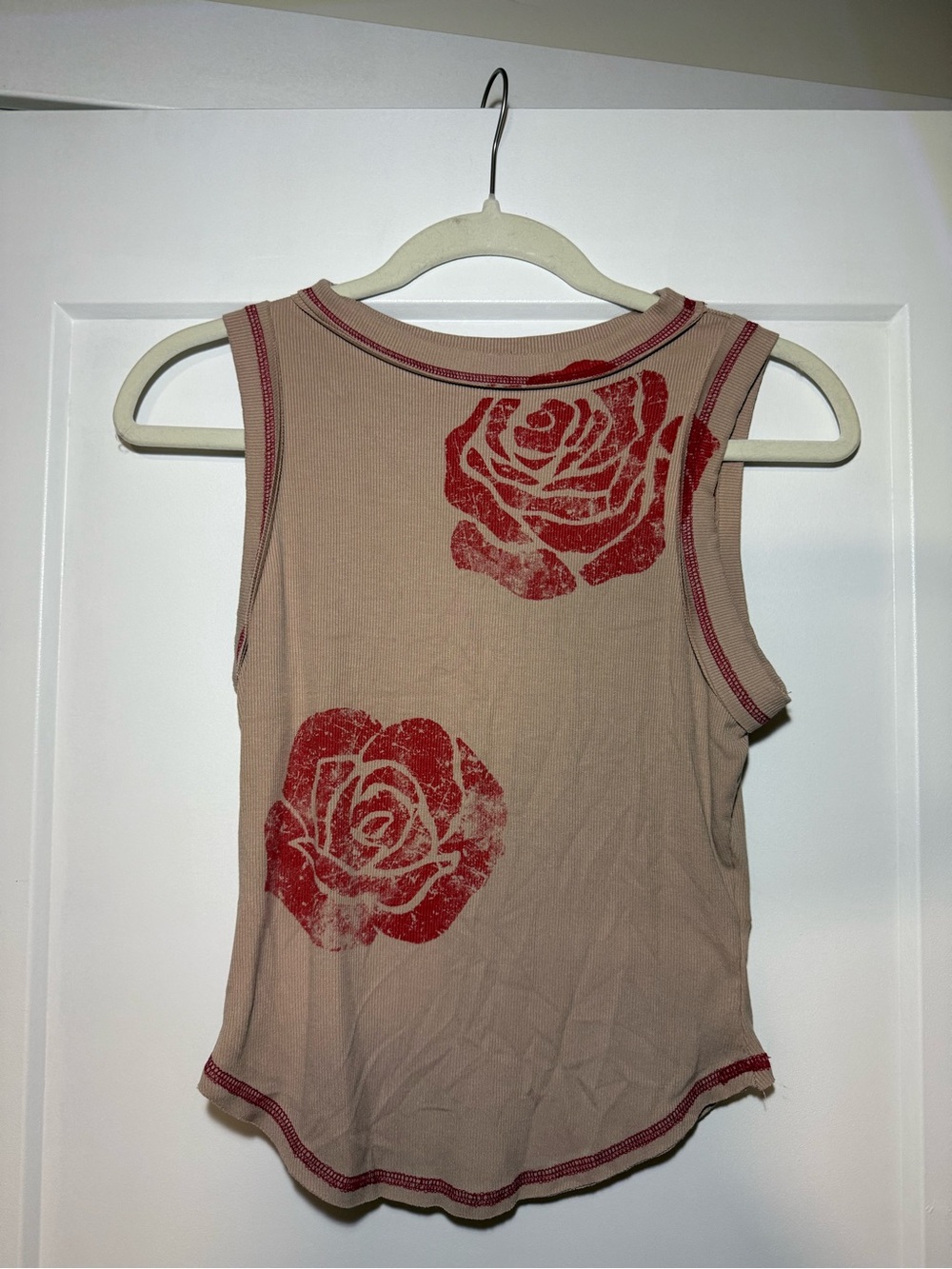 SHEIN Beige Tank Top with Red Rose Prints